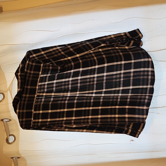 Woolrich women's black & white plaid top! - Picture 2 of 3